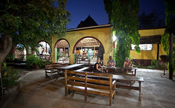 Jollyboys Backpackers & Camp